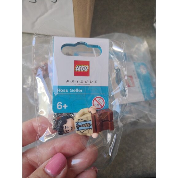 LEGO Minifigure Keychain Friends Ross Geller - Picture 2 of 3